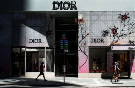 Dior opens new store in Jerusalem; places confidence .